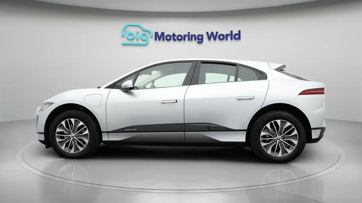 2021-jaguar-i-pace-ev400-se-big-3