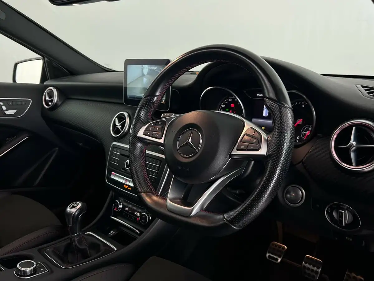 2017-mercedes-benz-a-class-15d-a180d-amg-line-premium-plusss-big-10