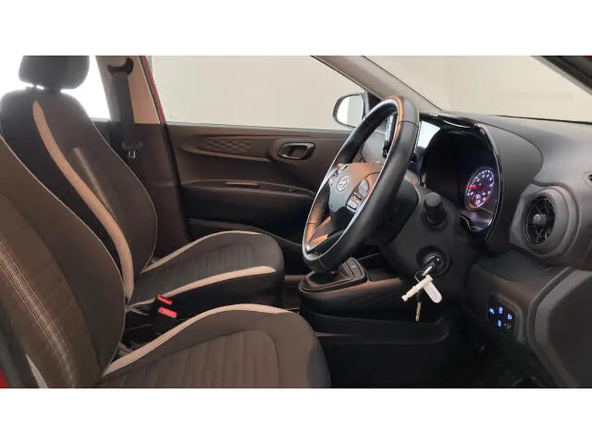 2022-hyundai-i10-10-se-connect-big-14