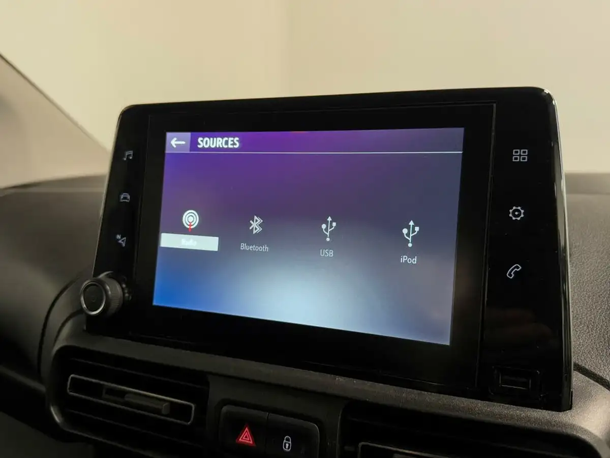 2020-vauxhall-combo-life-12i-elite-big-39