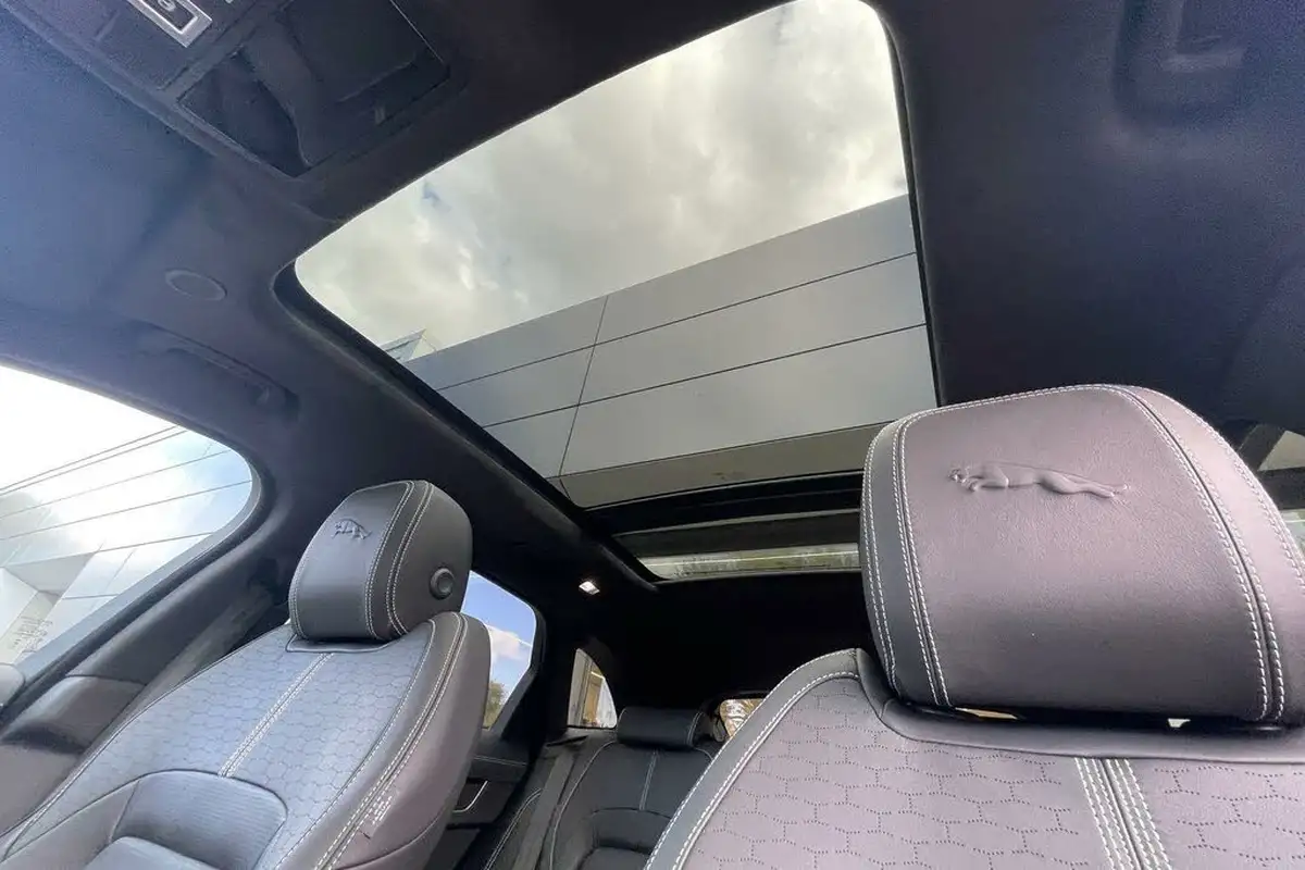 2024-jaguar-f-pace-20-d200-r-dynamic-hse-black-big-4