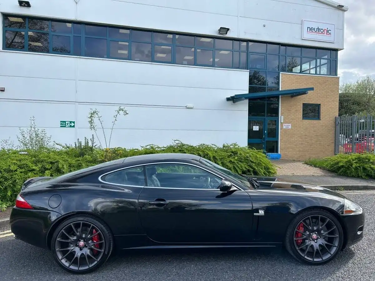 2008-jaguar-xkr-42-coupe-big-2