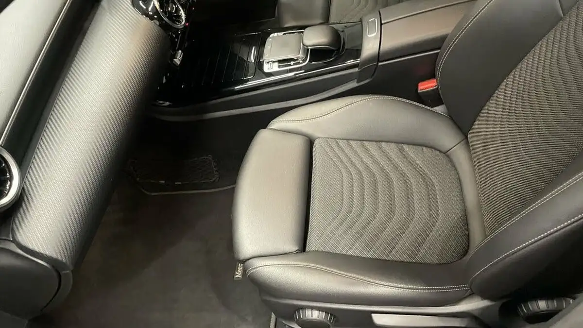 2019-mercedes-benz-a-class-15d-a180d-se-7g-dct-big-15
