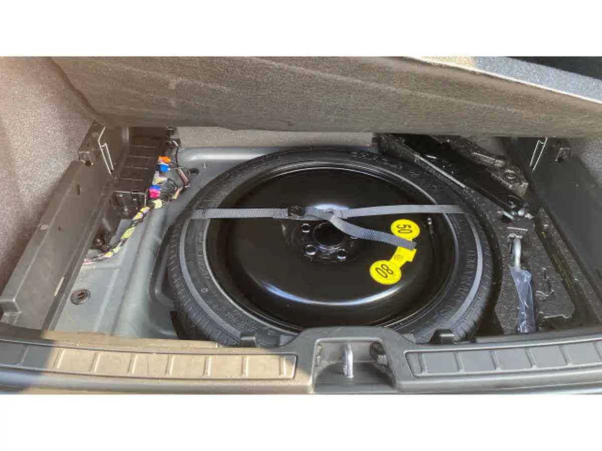 2022-volvo-xc40-15-t3-r-design-auto-big-39