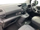 2024-vauxhall-combo-life-e-design-xl-small-5