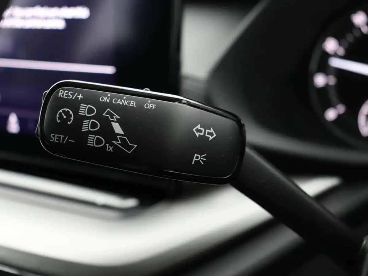 2022-skoda-octavia-10-tsi-e-tec-se-hatchback-big-33