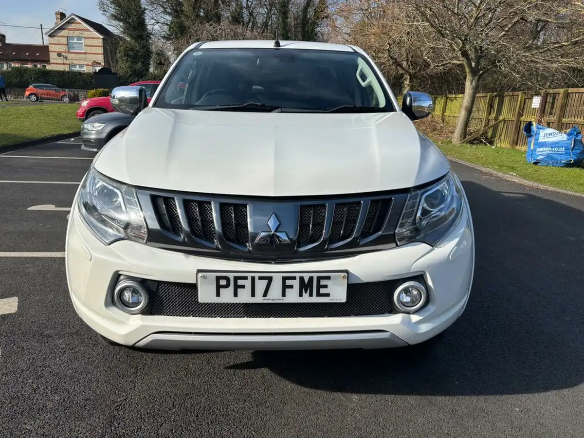 2017-mitsubishi-l200-24di-d-barbarian-178bhp-eu6-auto-big-1