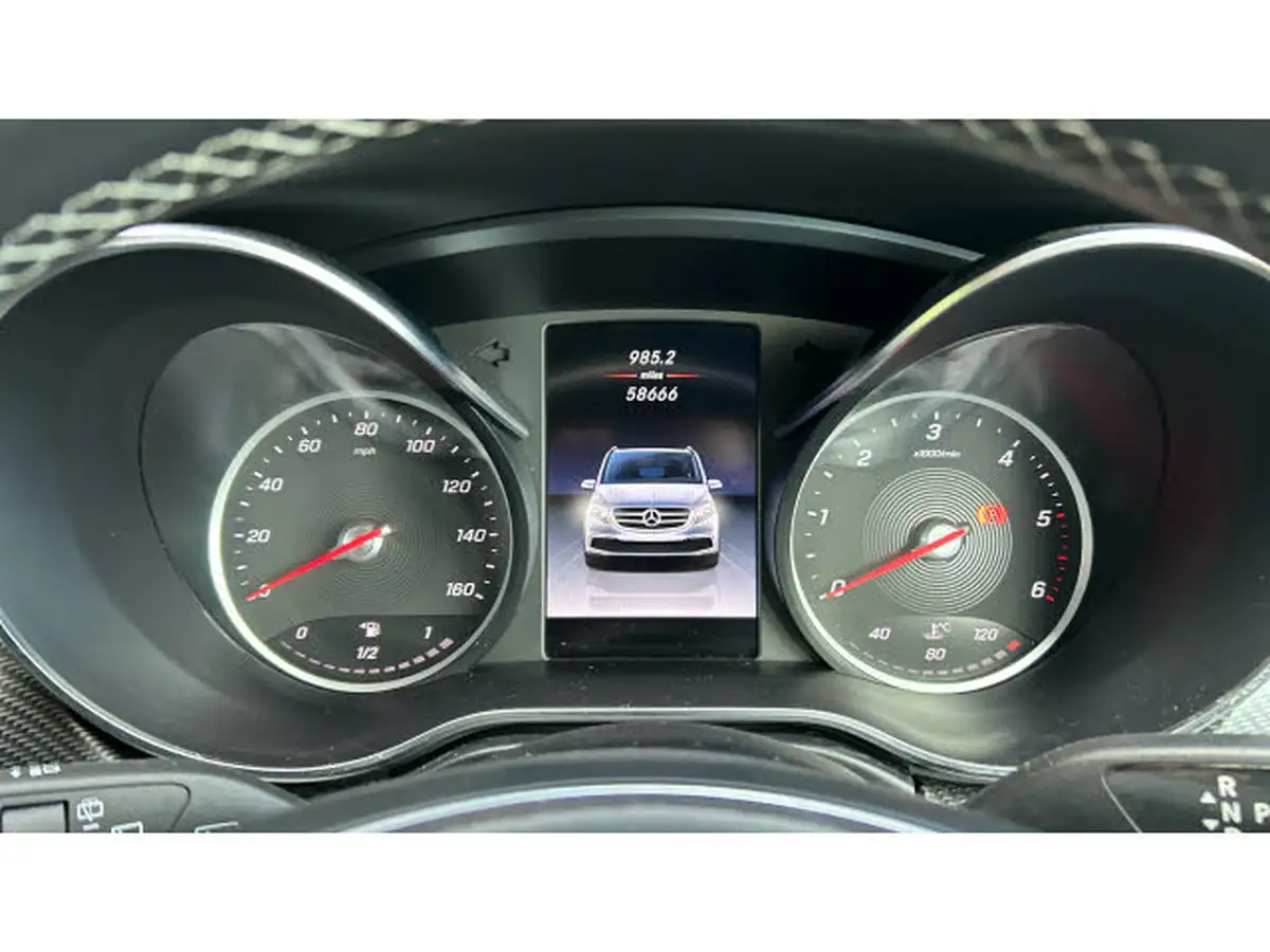 2020-mercedes-benz-v-class-20d-v300d-amg-line-extra-long-big-17