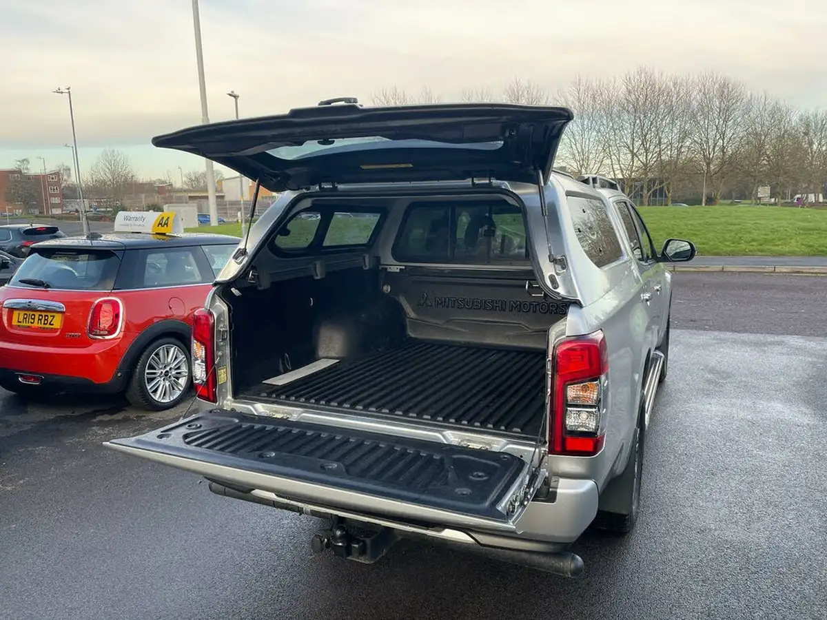 2021-mitsubishi-l200-22di-d-barbarian-auto-big-27