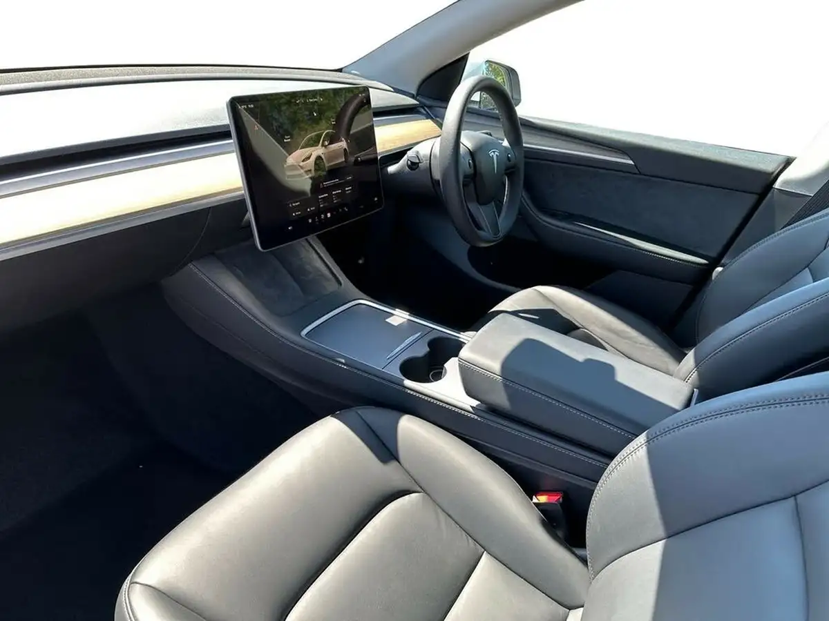 2023-tesla-model-y-e-performance-big-10