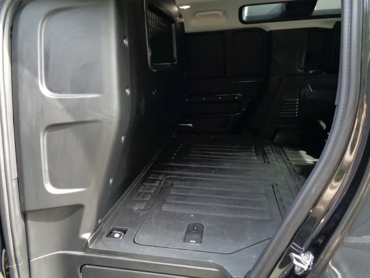 2021-land-rover-110-defender-30-d300-hard-top-hse-110-big-11