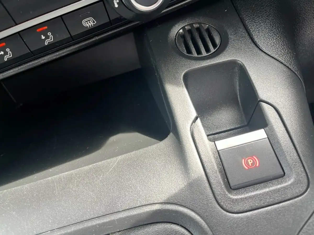 2020-peugeot-partner-15-bluehdi-1000-professional-100ps-eu6dt-panel-big-27