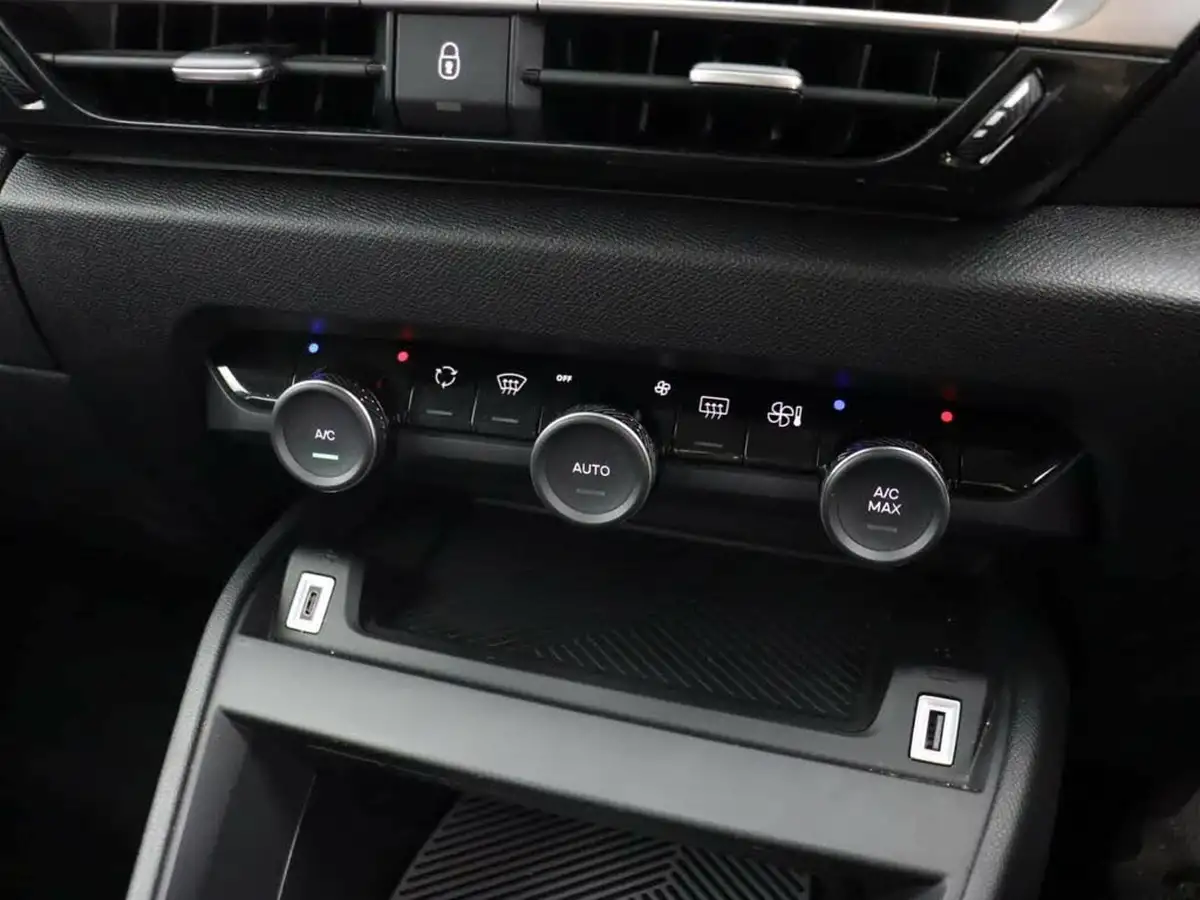 2024-citroen-c4-12-puretech-plus-130ps-ss-big-18