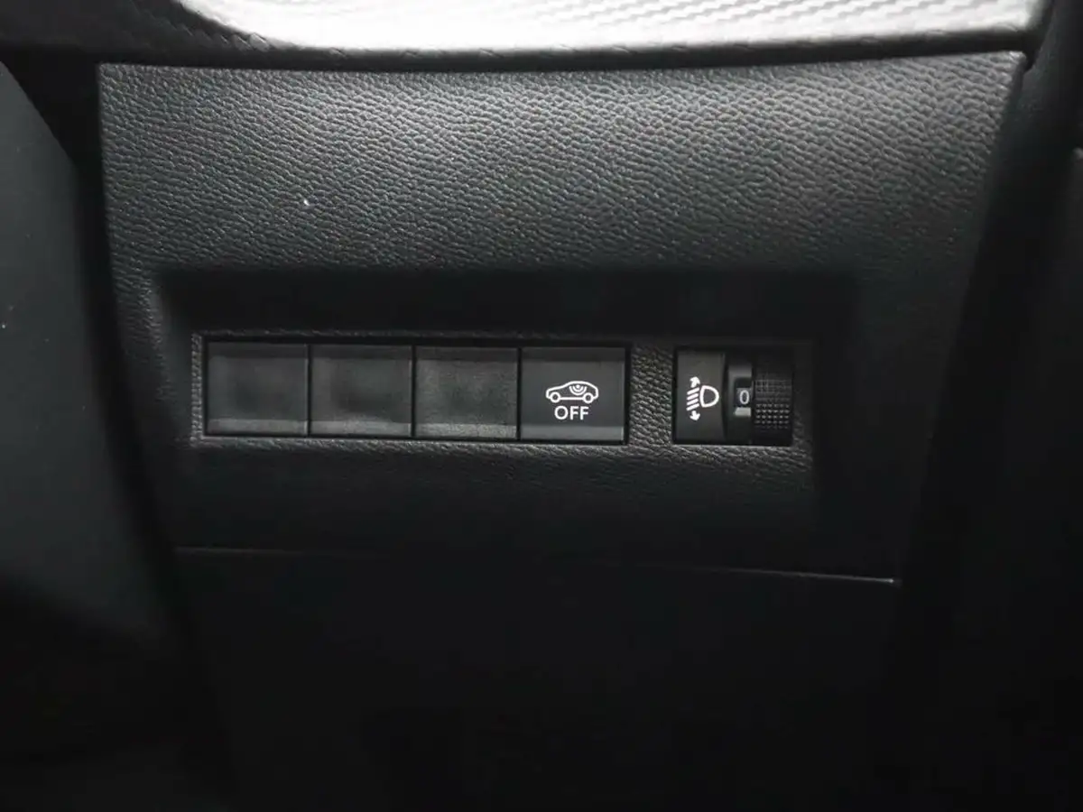 2024-peugeot-2008-suv-e-allure-136ps-50kwh-big-24