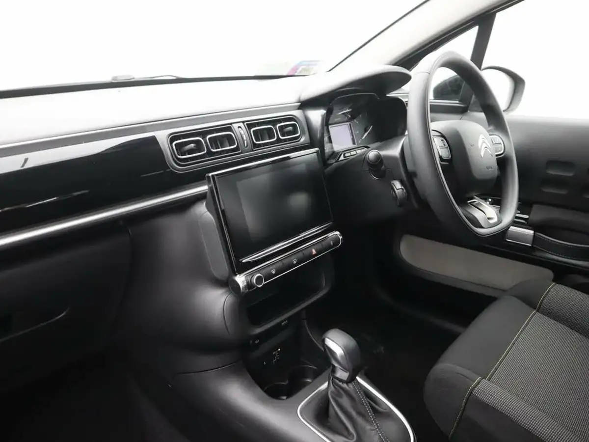 2024-citroen-c3-12-puretech-plus-110ps-eat6-big-8