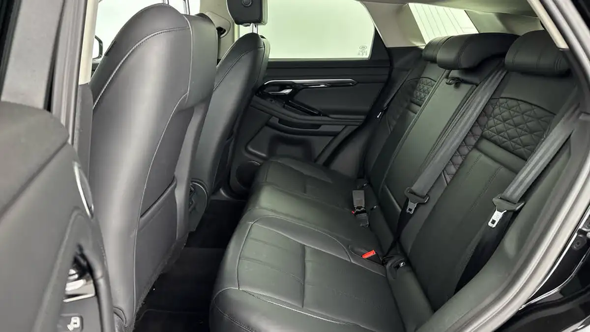 2021-land-rover-range-rover-evoque-15-p300e-r-dynamic-hse-big-13