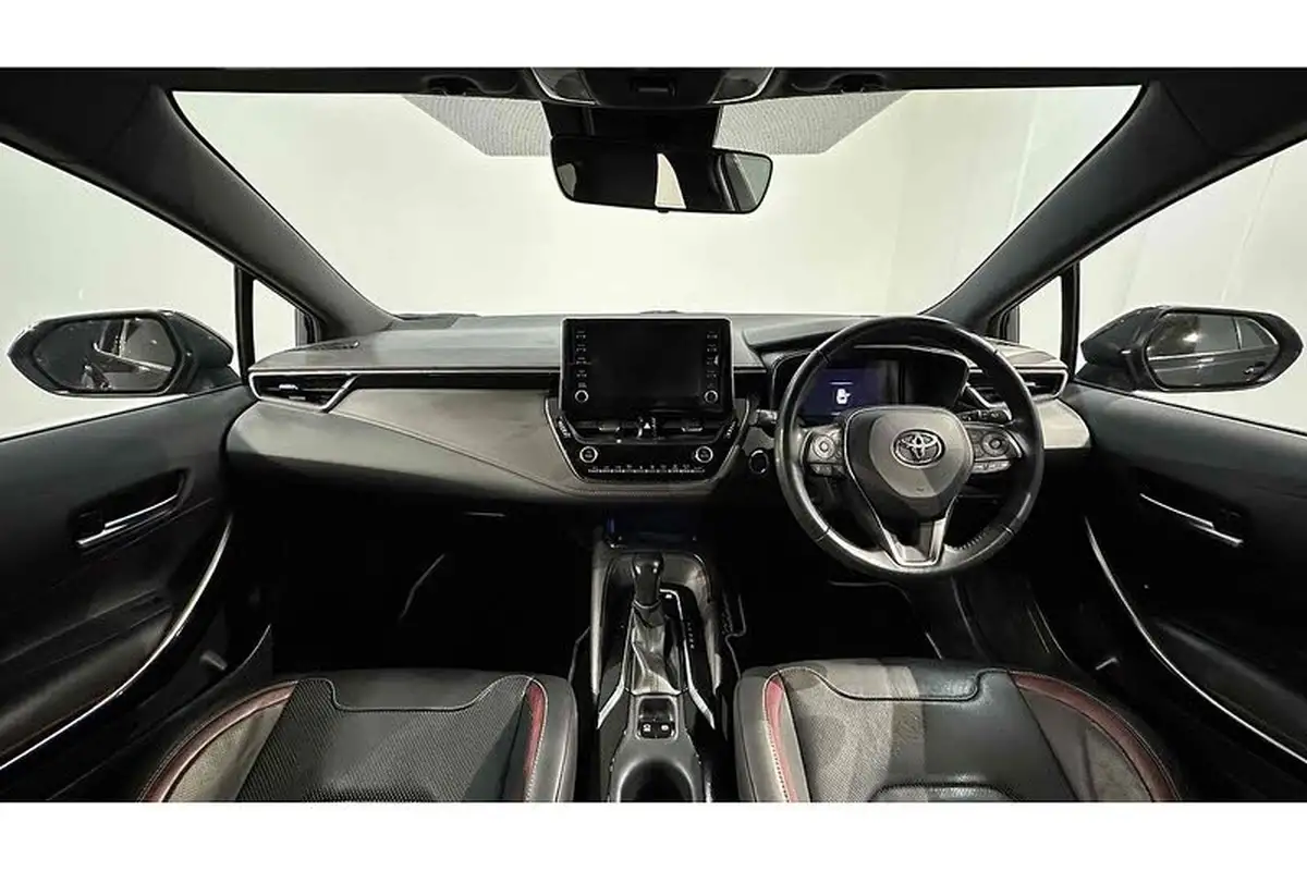 2021-toyota-corolla-18-vvt-i-excel-trk-touring-sports-big-1