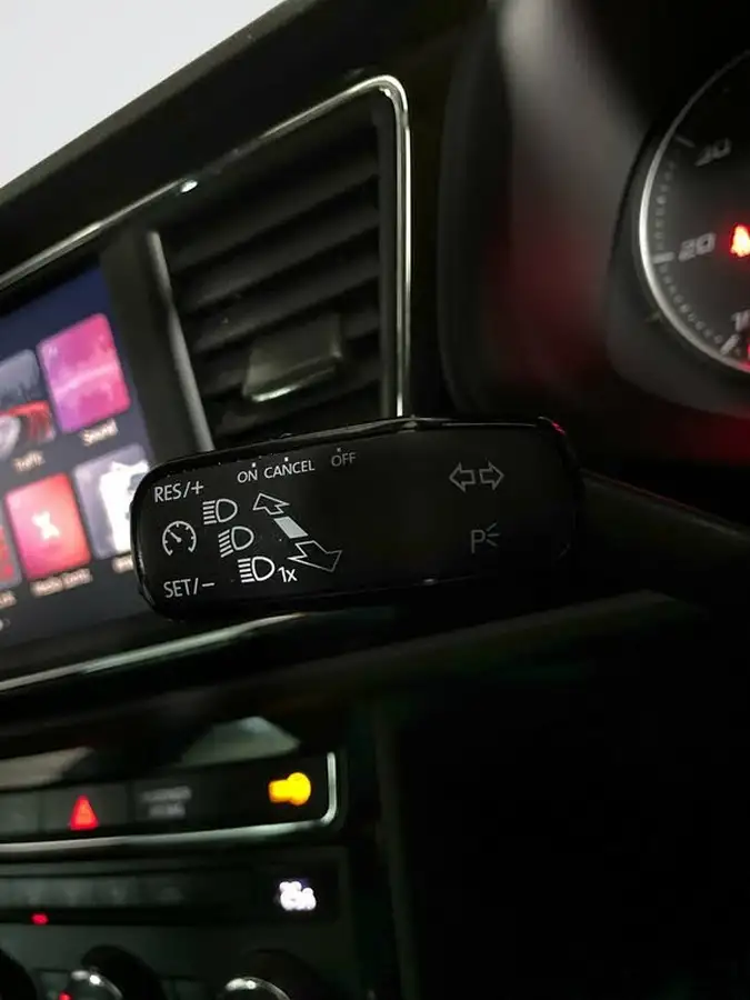 2019-seat-leon-20tdi-fr-hatchback-big-15