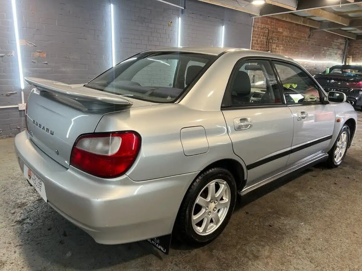 2002-subaru-impreza-20-gx-saloon-4d-auto-big-5