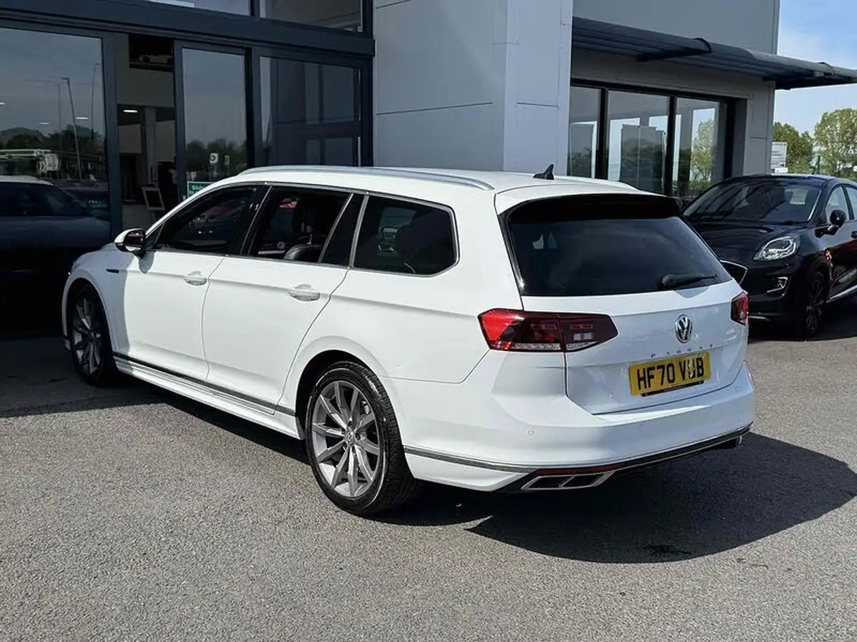 2020-volkswagen-passat-15-tsi-r-line-estate-5d-dsg-big-15