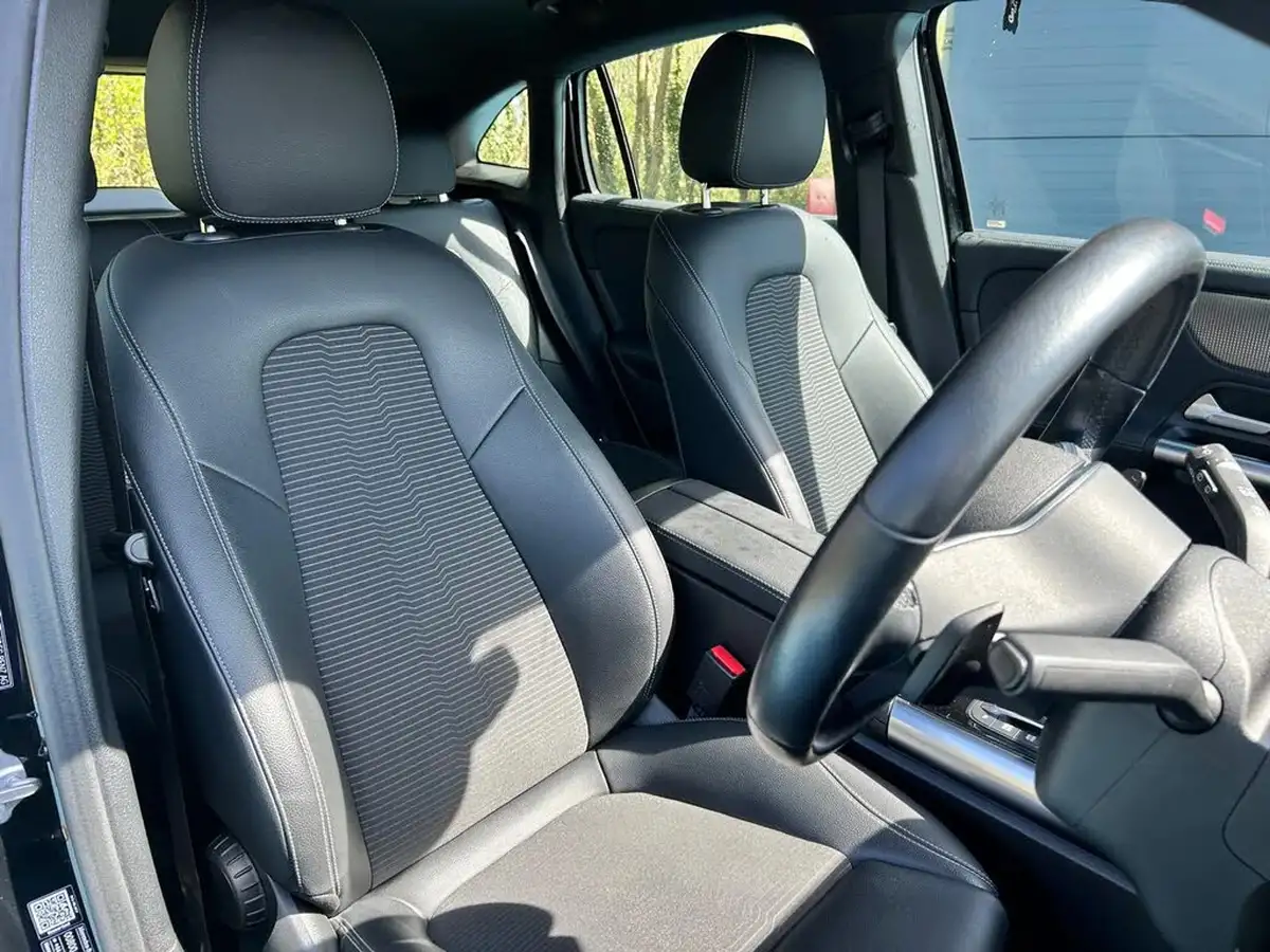 2021-mercedes-benz-gla-class-20d-gla-200d-sport-executive-big-21