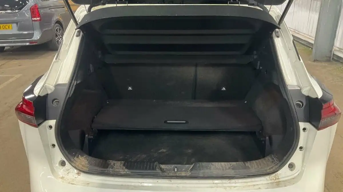 2021-nissan-qashqai-13-dig-t-premiere-edition-140ps-big-8