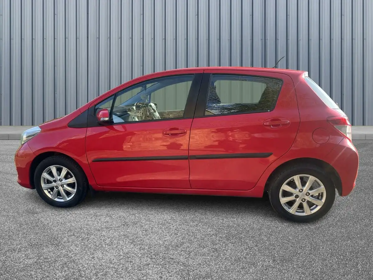 2012-toyota-yaris-10-tr-touch-go-5d-big-7