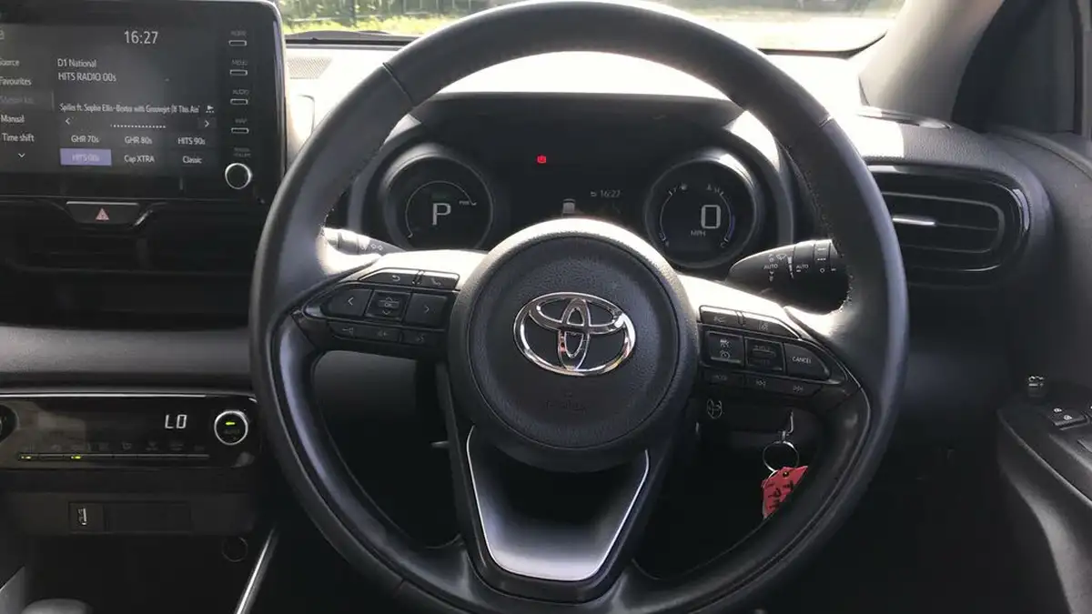 2023-toyota-yaris-15-vvt-i-design-big-7