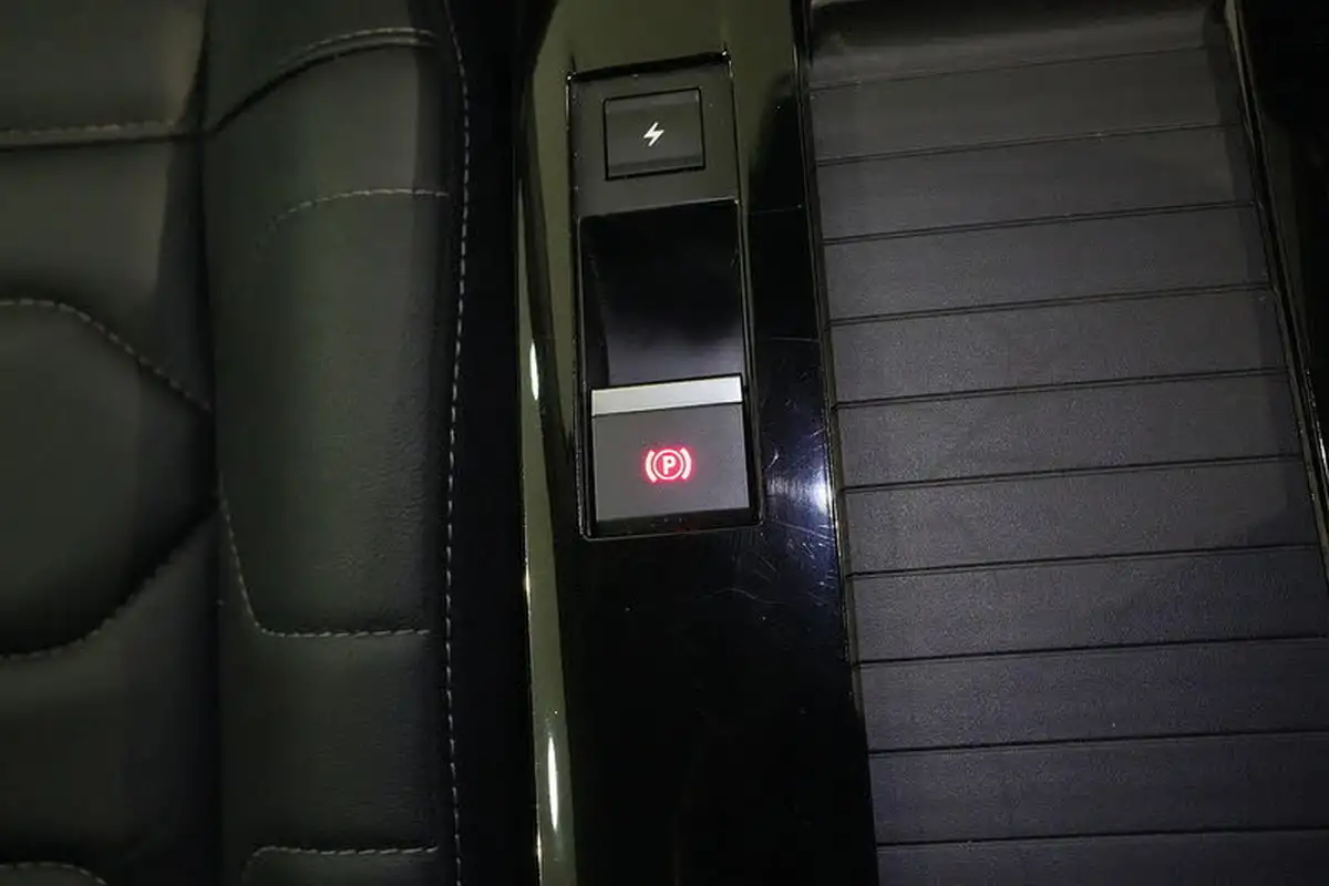 2022-citroen-c4-e-shine-plus-big-38