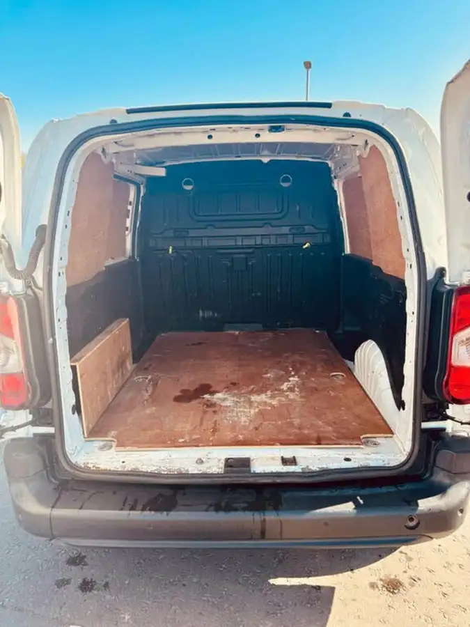 2020-peugeot-partner-15-bluehdi-1000-professional-100ps-eu6dt-panel-big-12