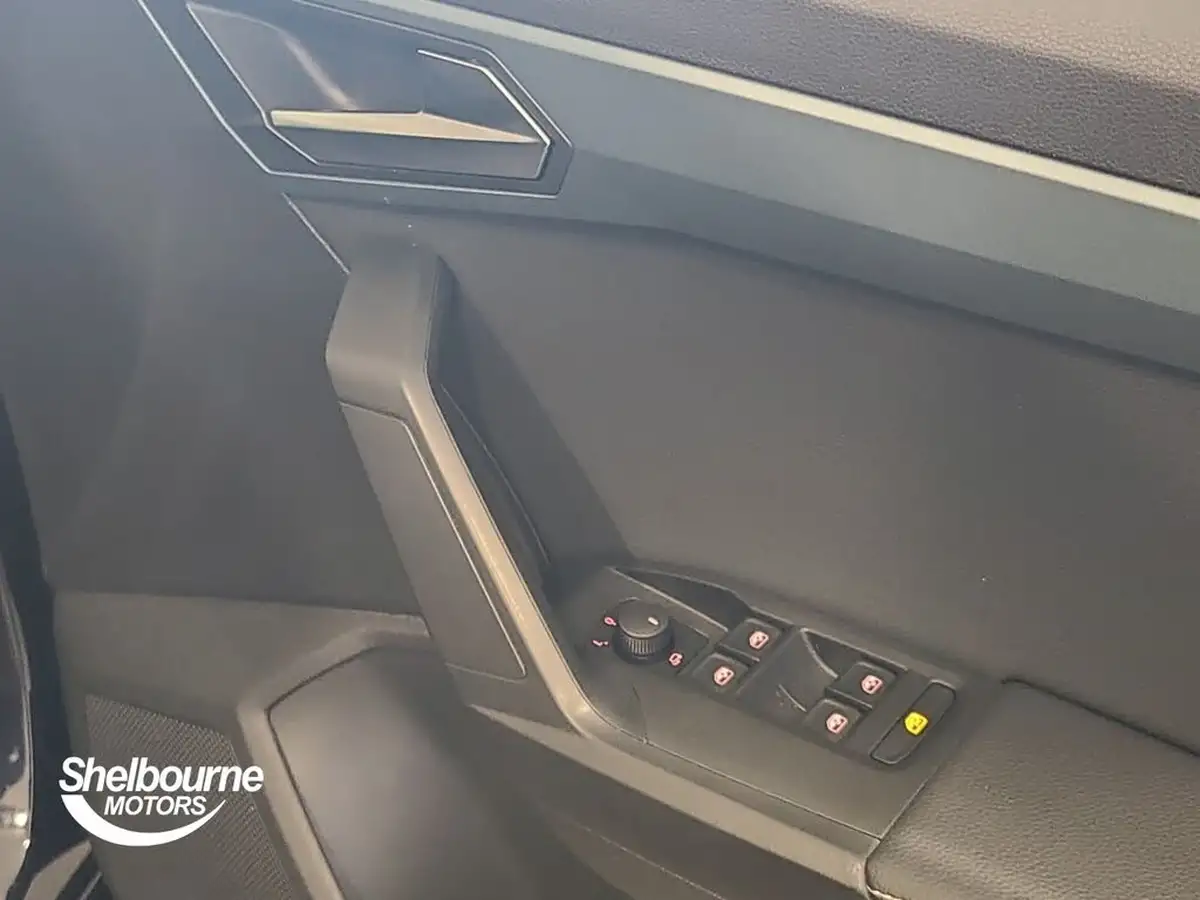 2022-seat-arona-10-tsi-xperience-lux-dsg-big-40