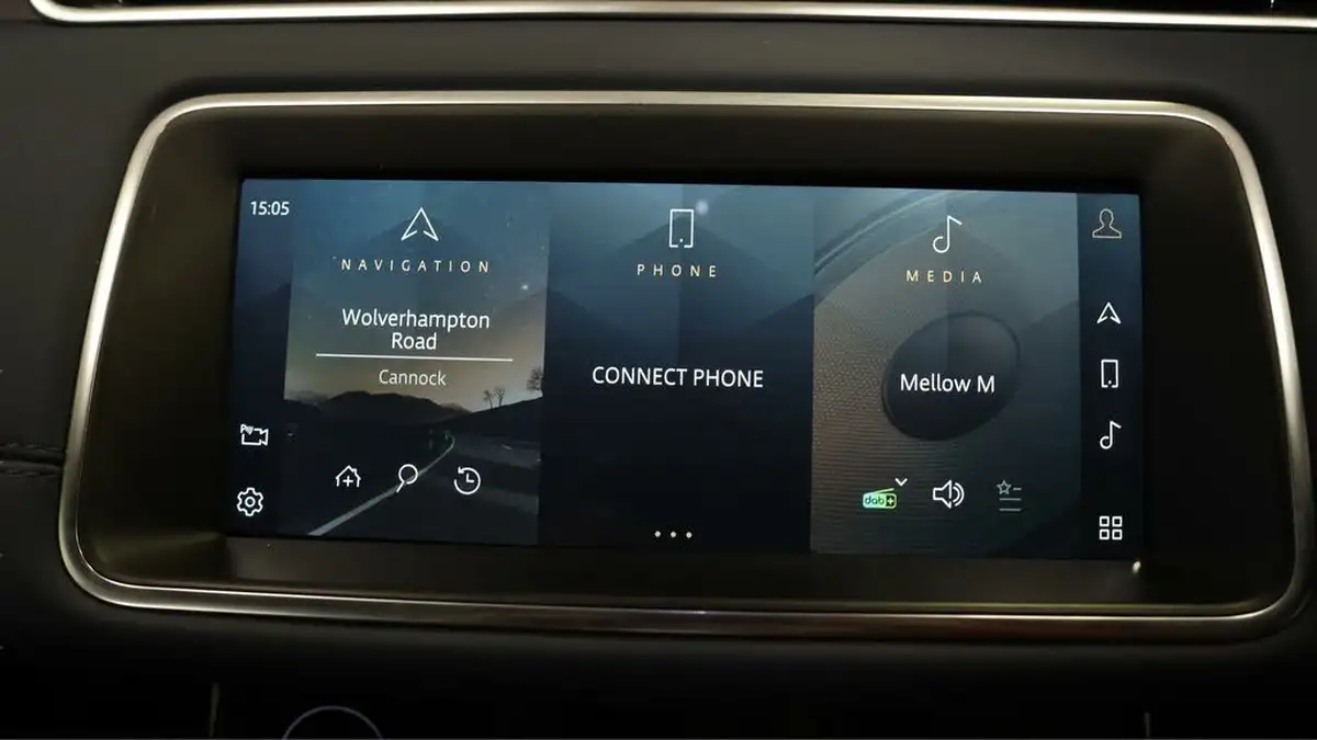 2021-land-rover-range-rover-evoque-15-p300e-s-big-10