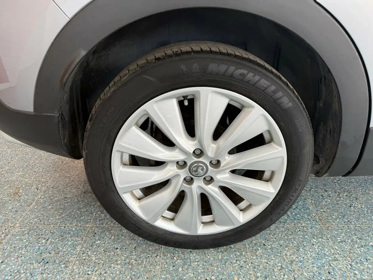 2019-vauxhall-grandland-x-12-elite-nav-big-2