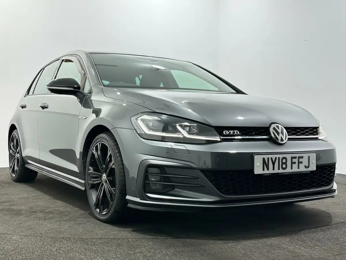 2018-volkswagen-golf-20tdi-gtd-hatchback-5d-big-52