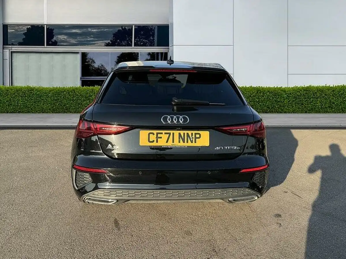 2022-audi-a3-14-40-tfsi-e-s-line-big-6