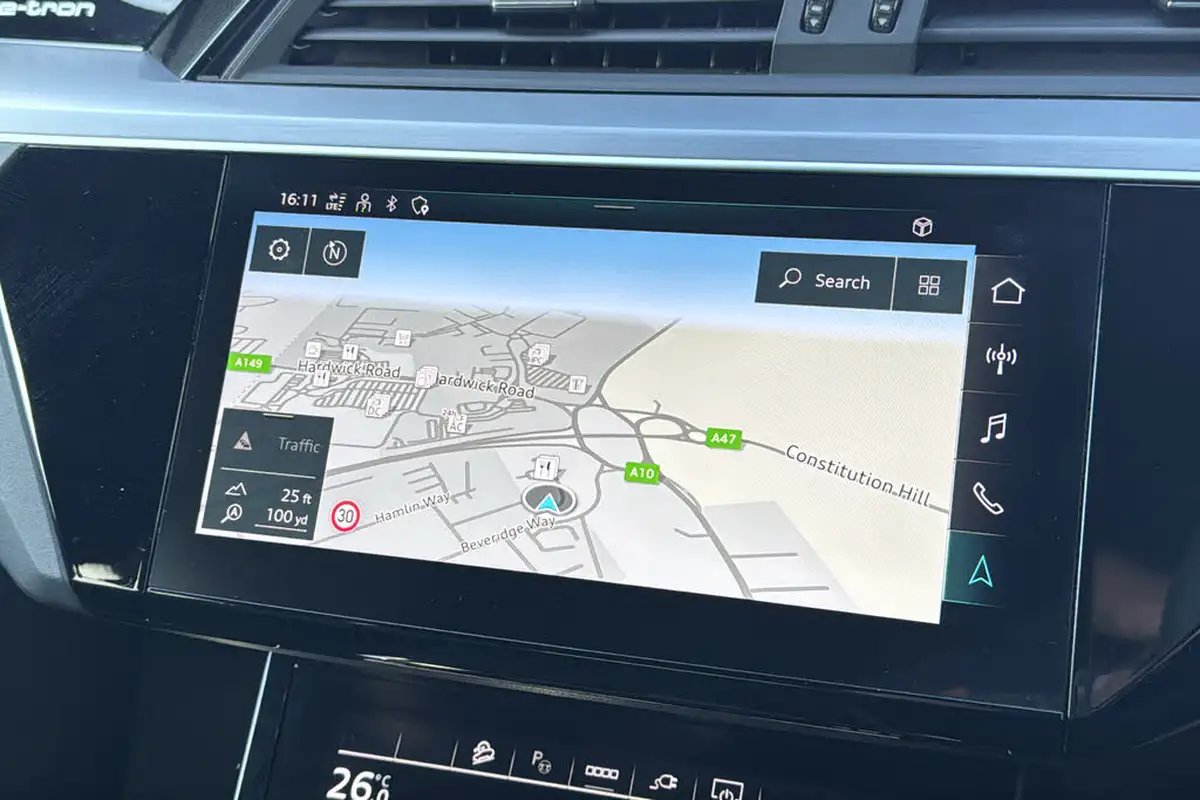 2022-audi-e-tron-55e-s-line-sportback-big-45
