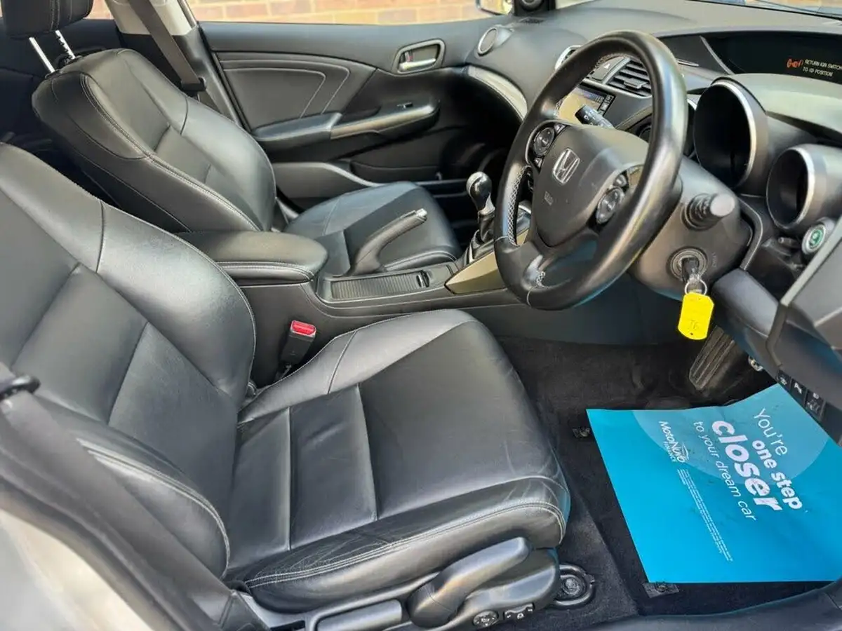 2015-honda-civic-16-i-dtec-sr-honda-connect-with-navi-tourer-big-23