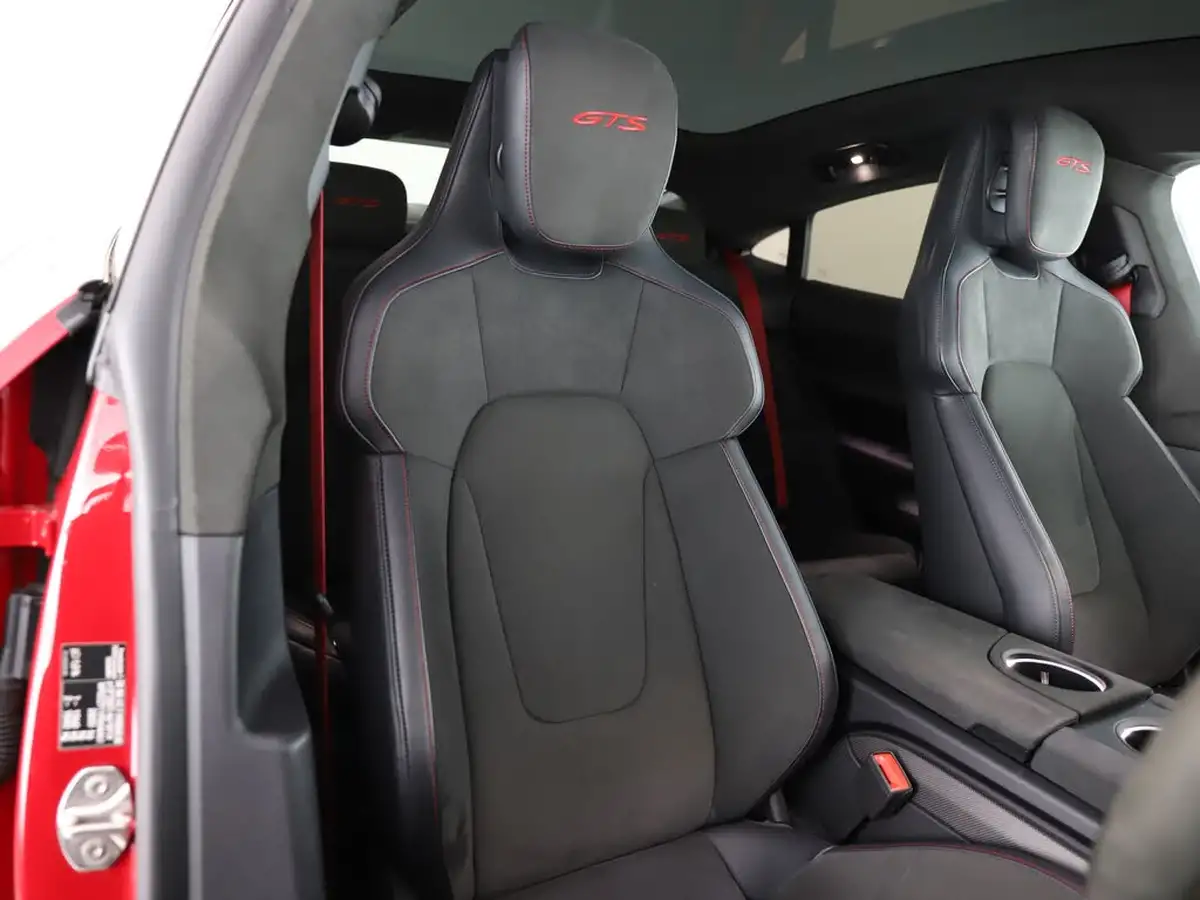 2023-porsche-taycan-e-gts-big-23