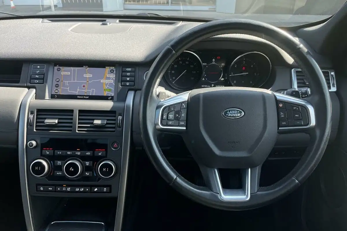 2019-land-rover-discovery-sport-20td4-landmark-big-17
