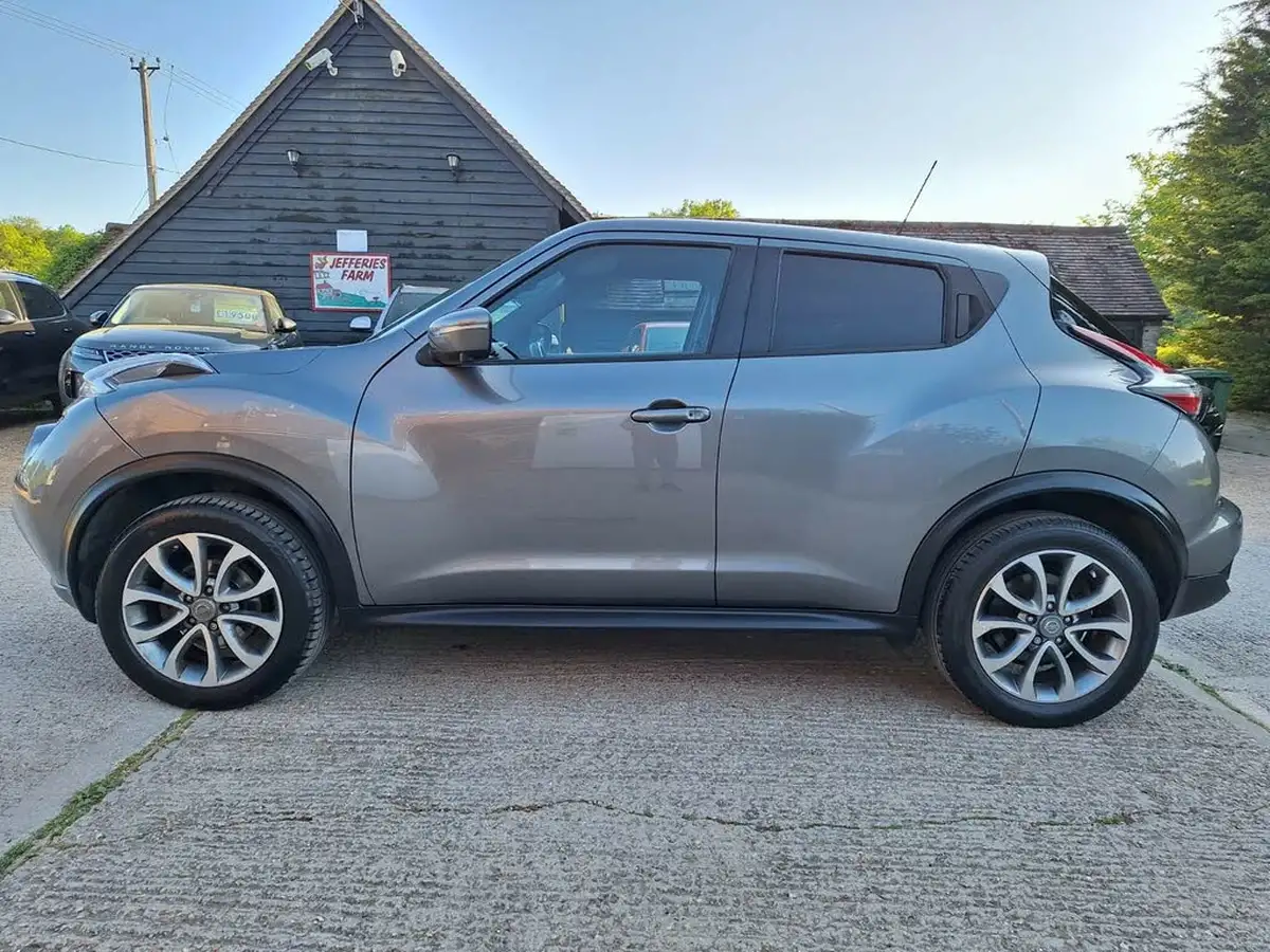 2014-nissan-juke-16-tekna-117ps-1598cc-xtronic-cvt-big-3