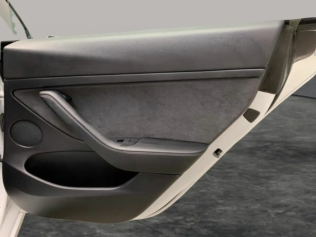 2022-tesla-model-3-e-long-range-big-29