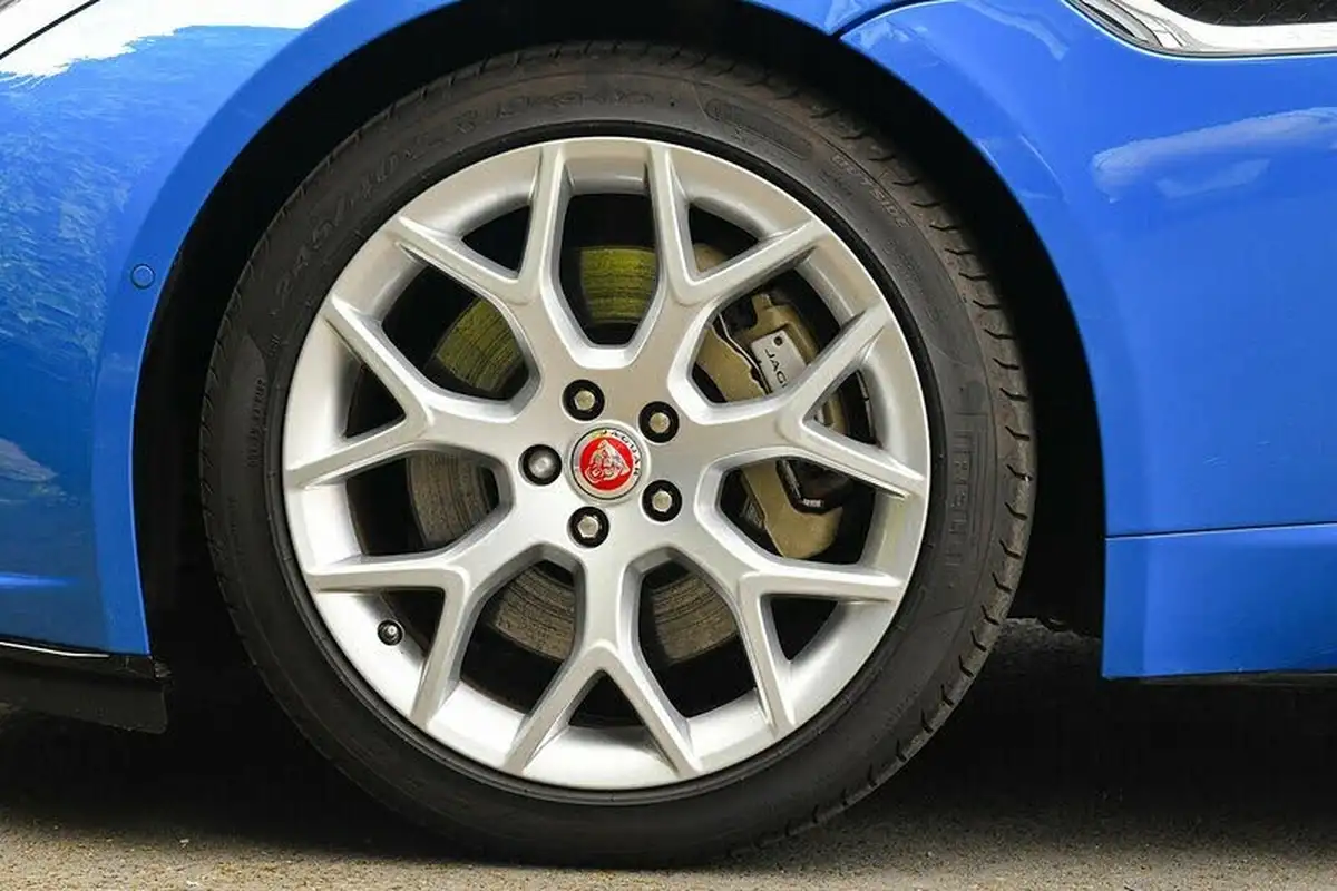 2017-jaguar-f-type-20-i4-r-dynamic-coupe-big-14