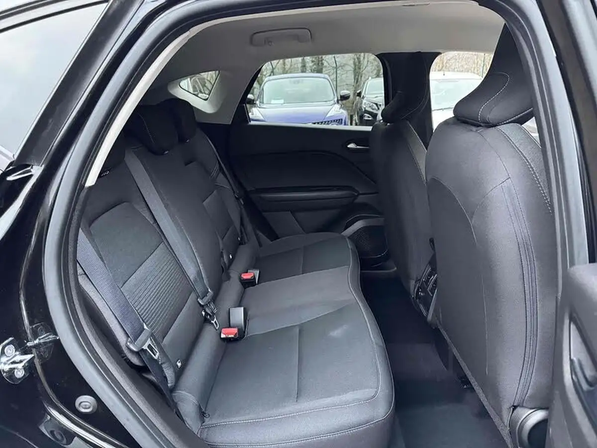 2021-renault-captur-13-tce-iconic-edition-big-12