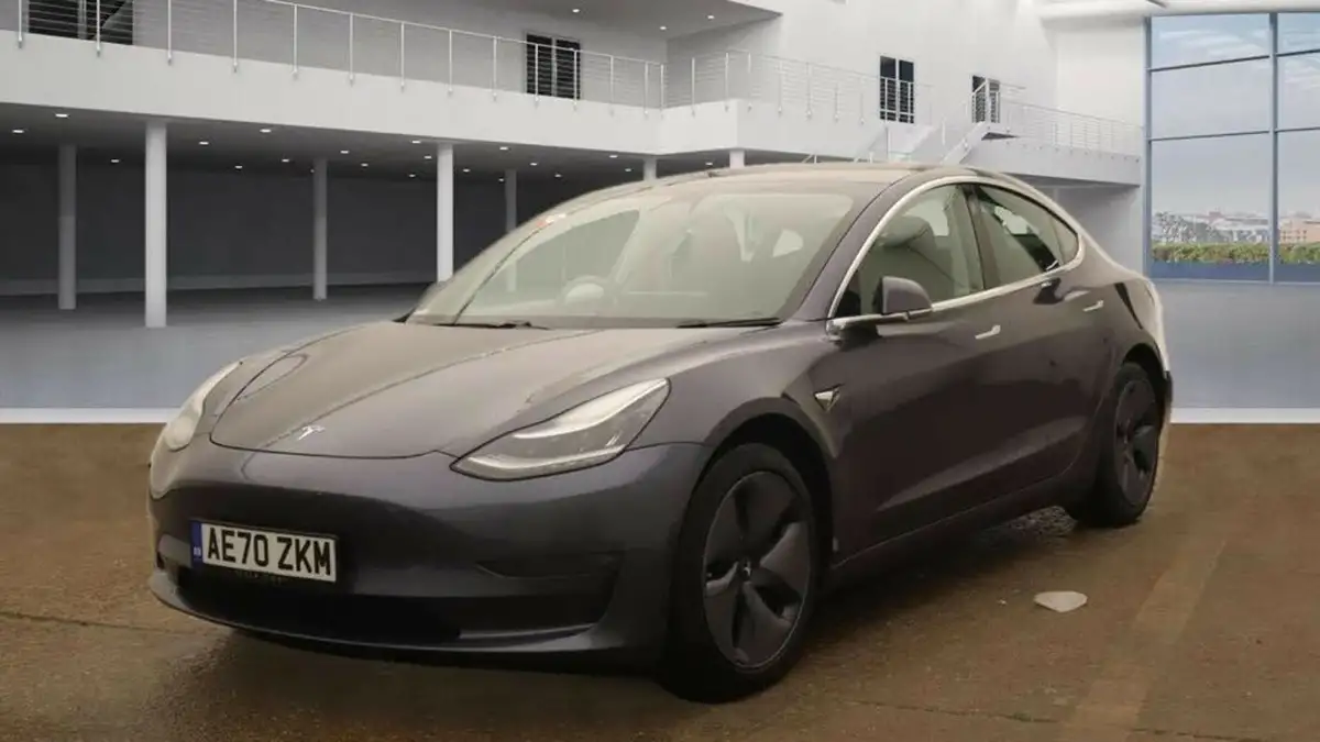 2020-tesla-model-3-e-long-range-big-1