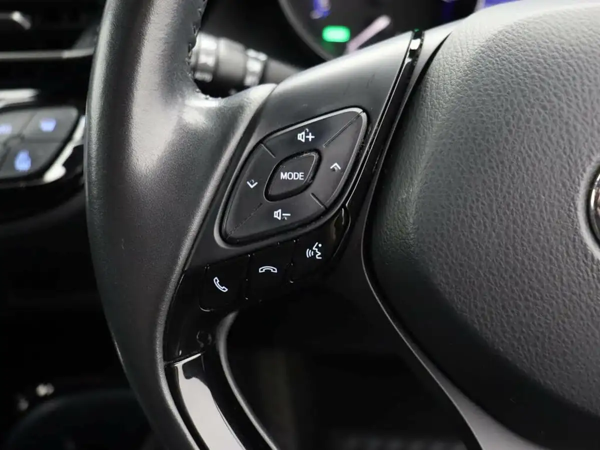 2020-toyota-c-hr-18-vvt-i-dynamic-big-16