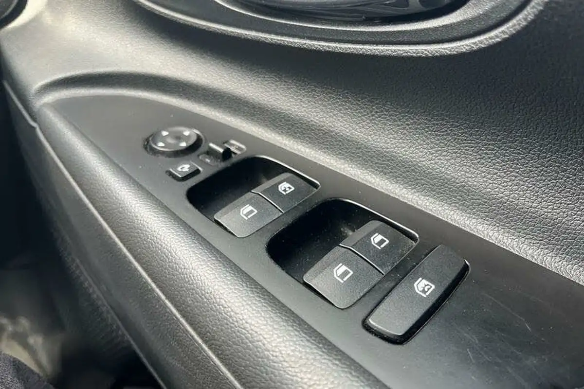 2022-hyundai-i20-10-t-gdi-premium-eclutch-imt-big-15