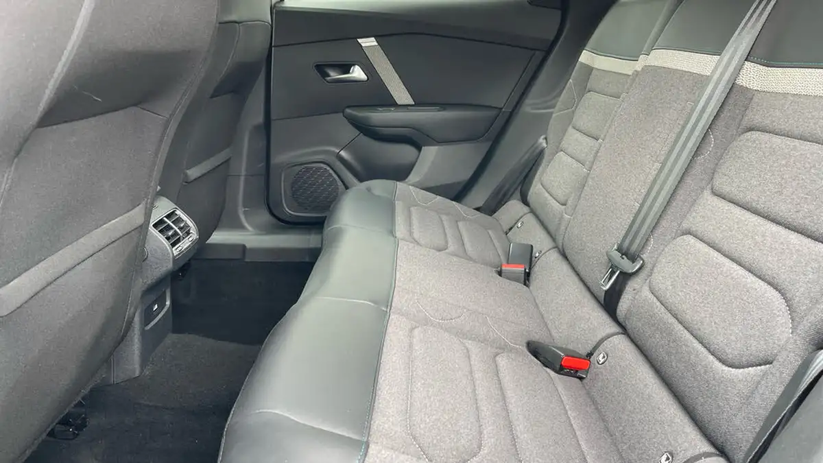 2022-citroen-c4-12-puretech-shine-130ps-big-13