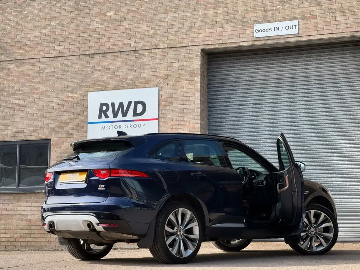2018-jaguar-f-pace-30-v6-sc-s-big-26