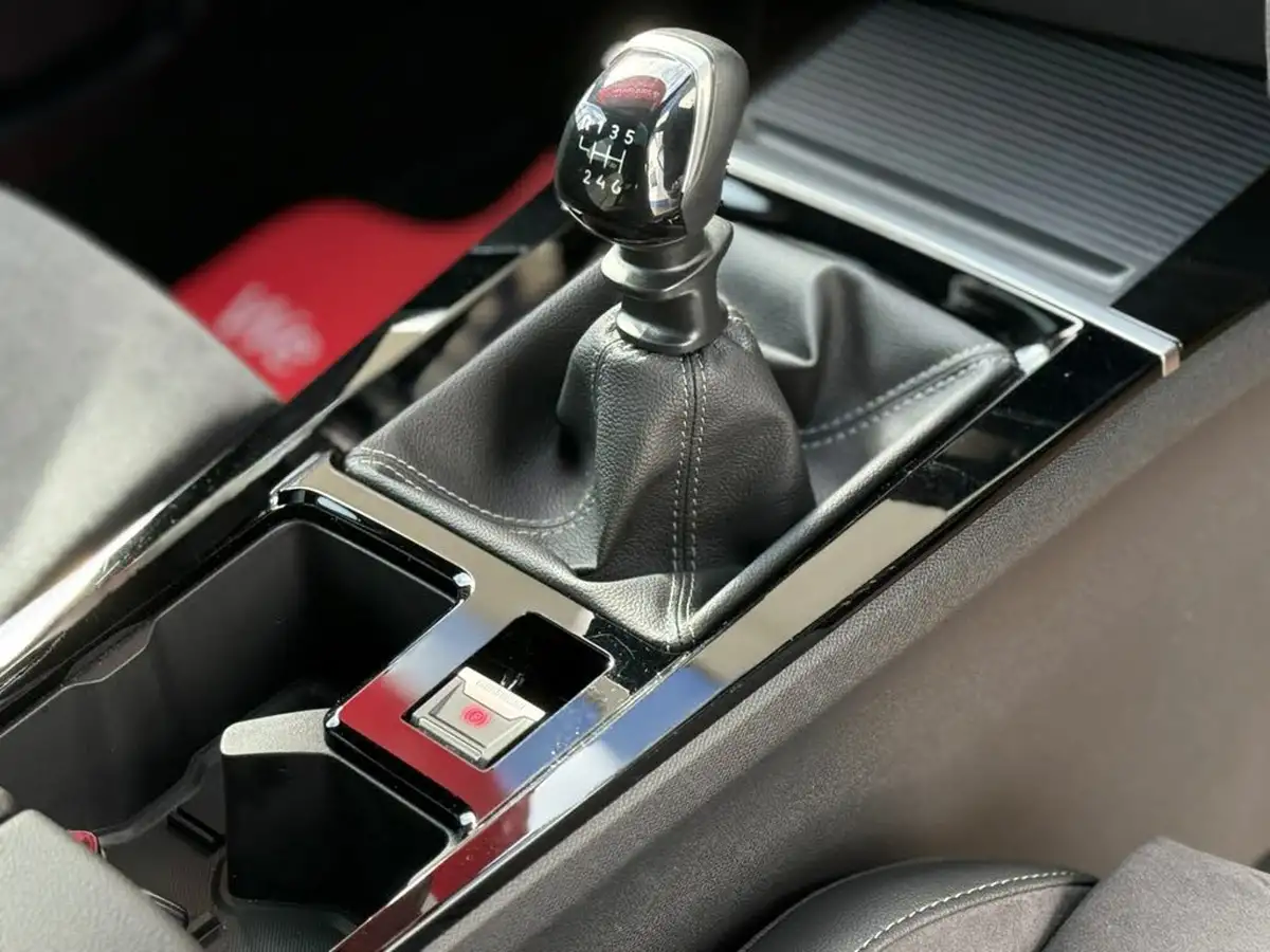 2024-vauxhall-astra-12-turbo-ultimate-130ps-hatchback-big-66