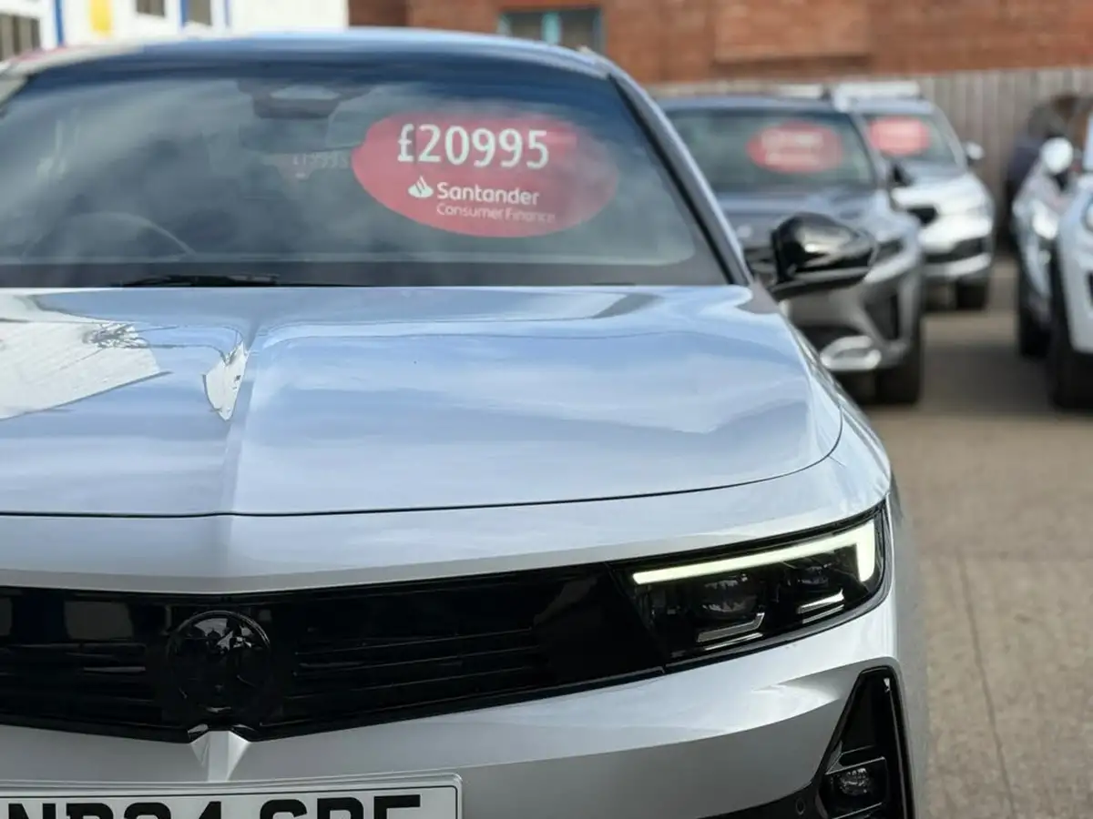 2024-vauxhall-astra-12-turbo-ultimate-130ps-hatchback-big-18